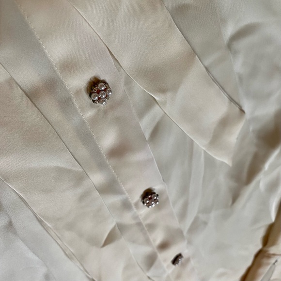 NWT Zara Silk Like Cream Button Up Blouse Women’s Large Jeweled Pearl Buttons - Picture 3 of 9